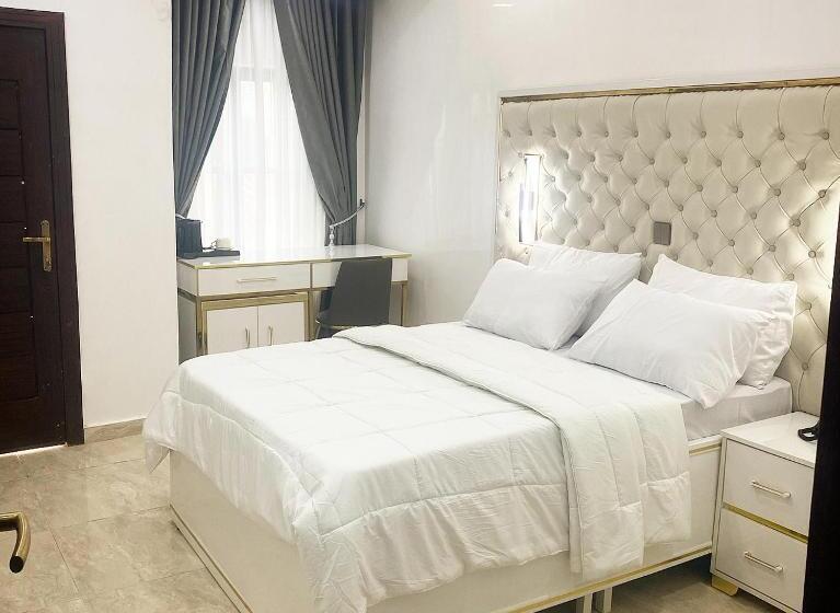 De Grand Hotel And Rooftop