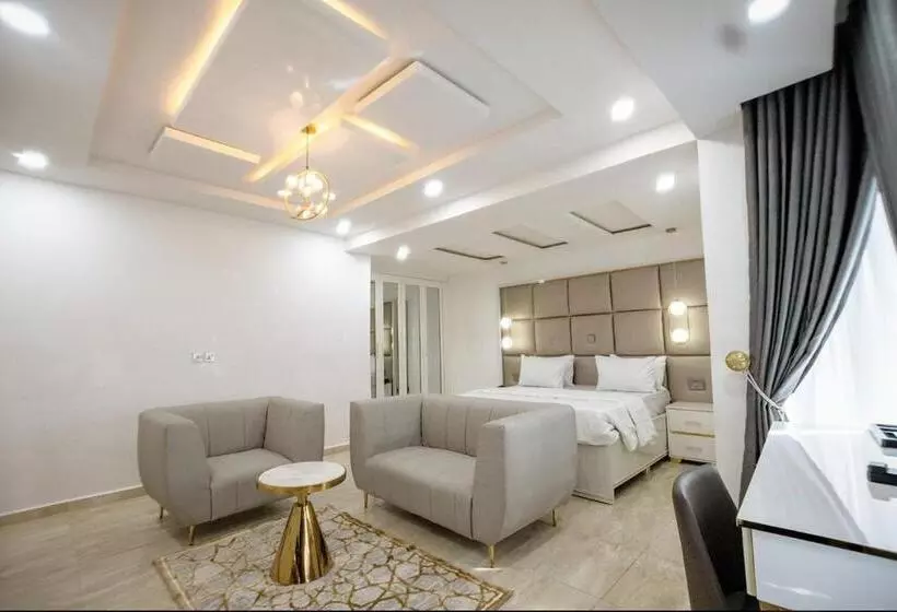 De Grand Hotel And Rooftop