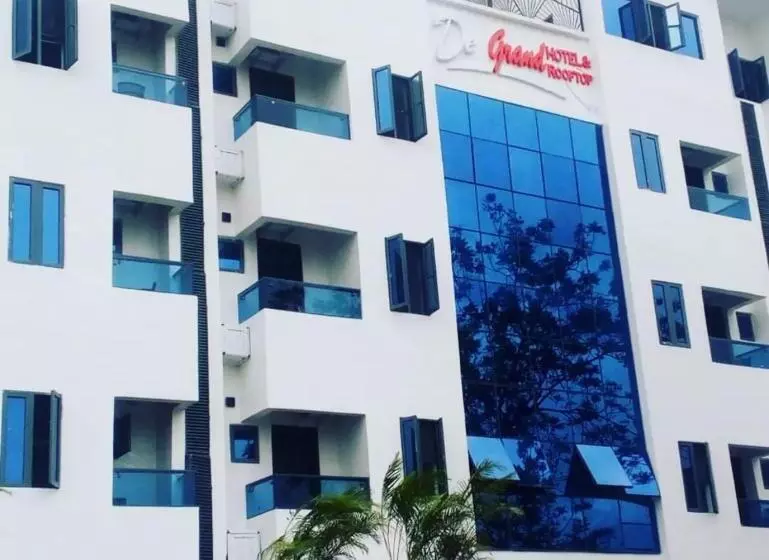 De Grand Hotel And Rooftop