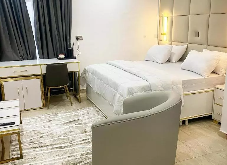 De Grand Hotel And Rooftop