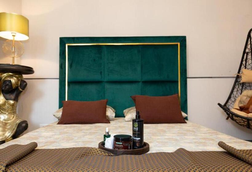 هتل Femme Noir Boutique Apartament Fitness E Spa