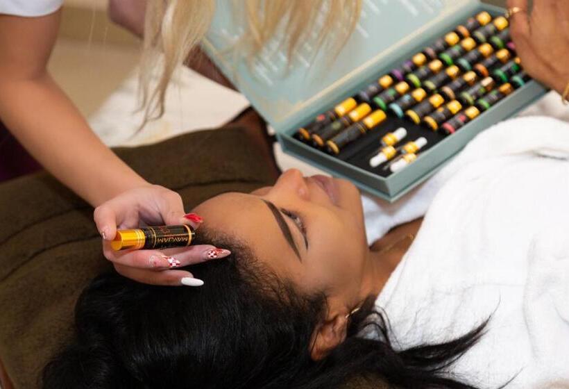 هتل Femme Noir Boutique Apartament Fitness E Spa