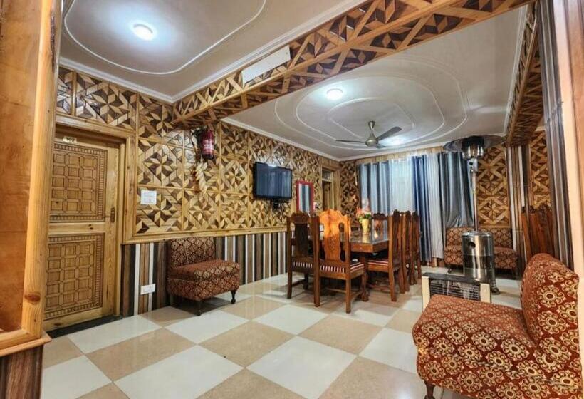 Hotelli Behtereen Resort