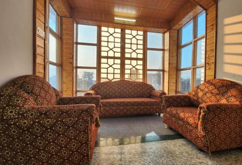 Hotelli Behtereen Resort