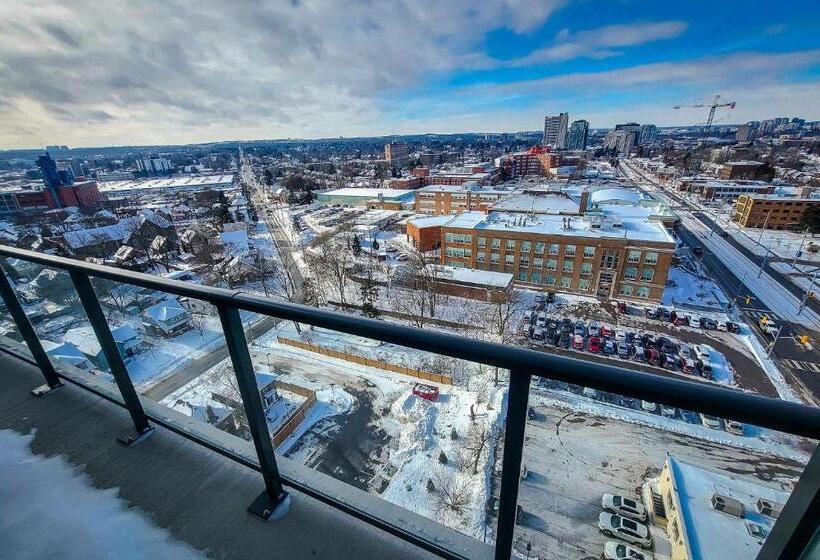 Отель Downtown Kitchener Modern Condo