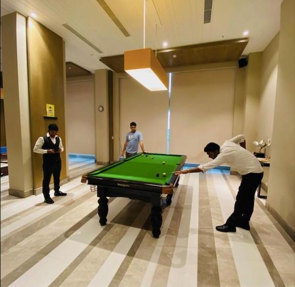 هتل Country Inn & Suites By Migrolino