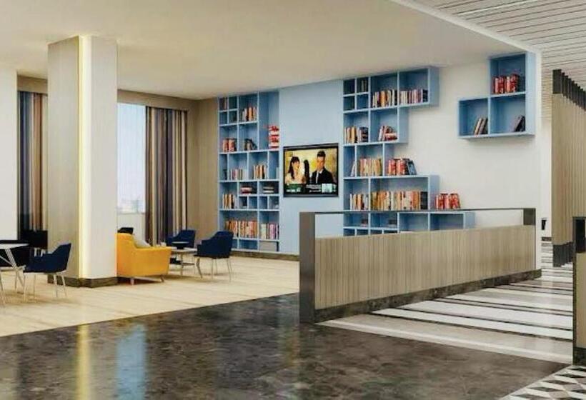 هتل Country Inn & Suites By Migrolino