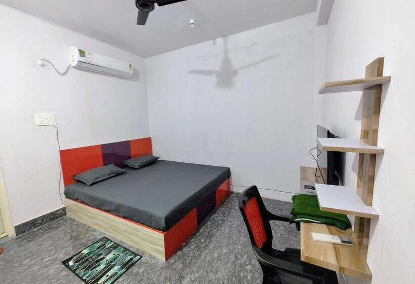 בית מלון כפרי Oyo Silk City Palace