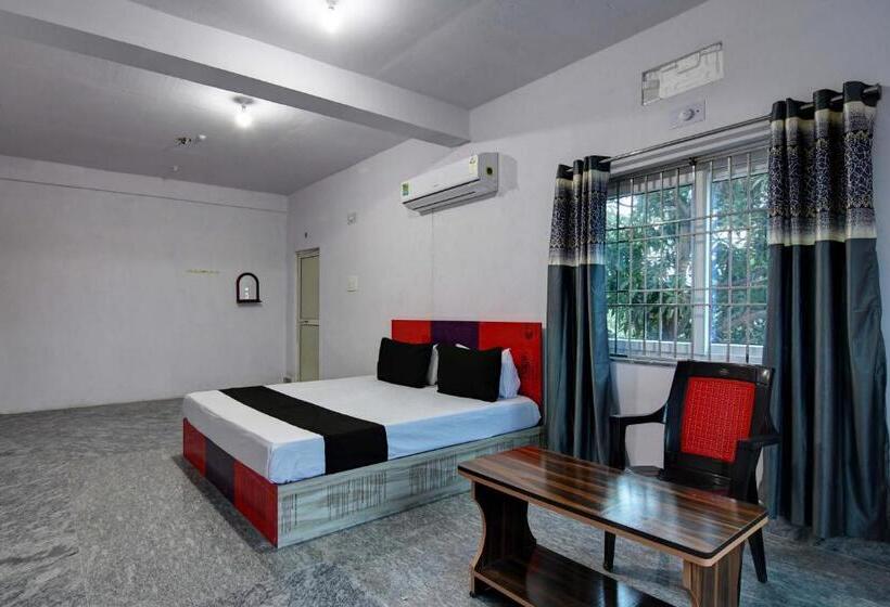 בית מלון כפרי Oyo Silk City Palace