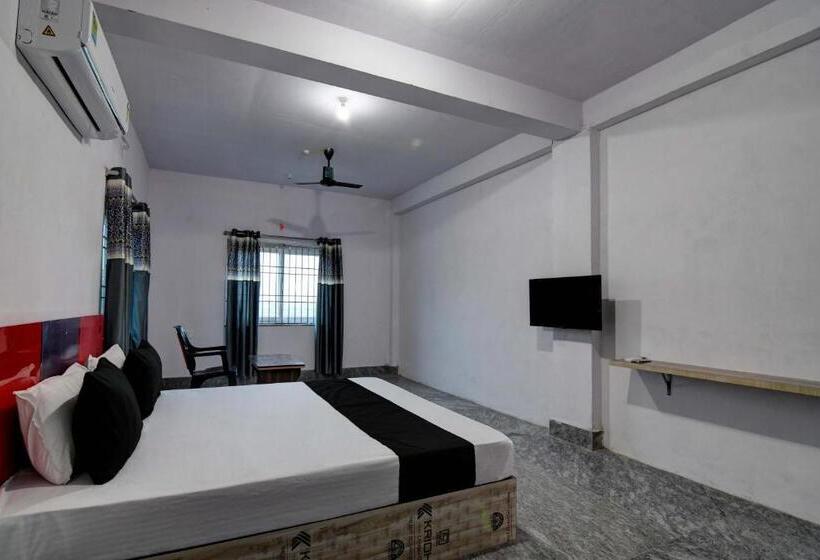 בית מלון כפרי Oyo Silk City Palace