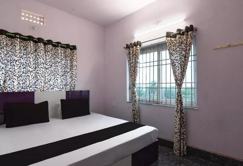 ホテル Oyo Silk City Palace