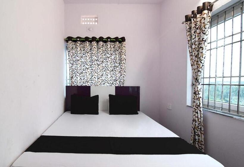 בית מלון כפרי Oyo Silk City Palace