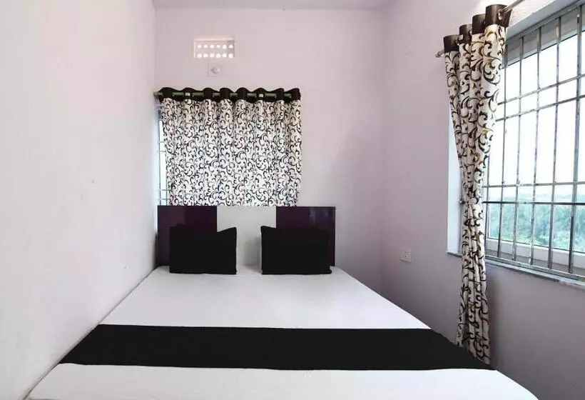 ホテル Oyo Silk City Palace
