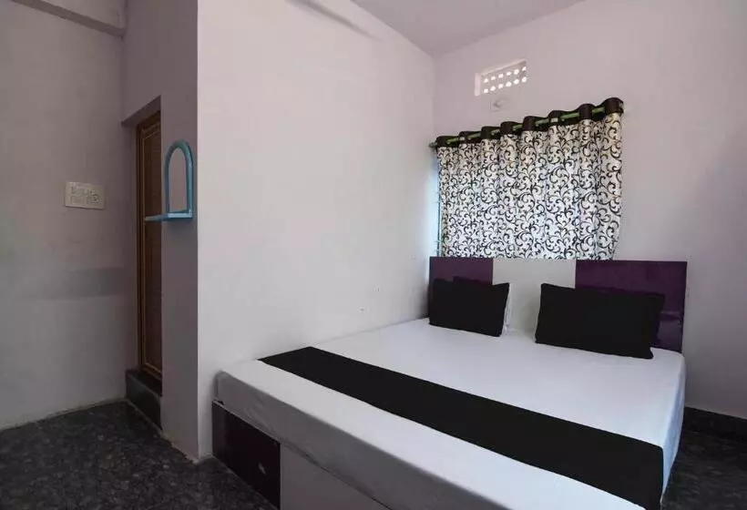 ホテル Oyo Silk City Palace