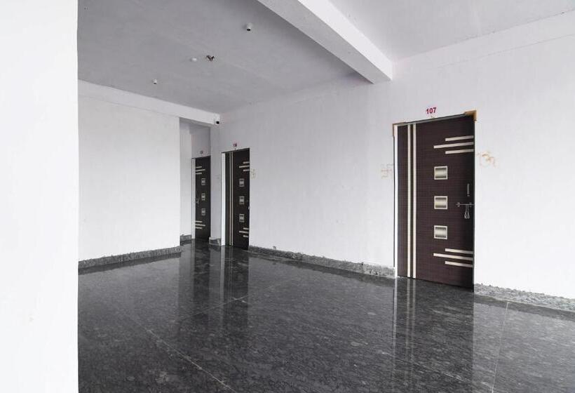 בית מלון כפרי Oyo Silk City Palace