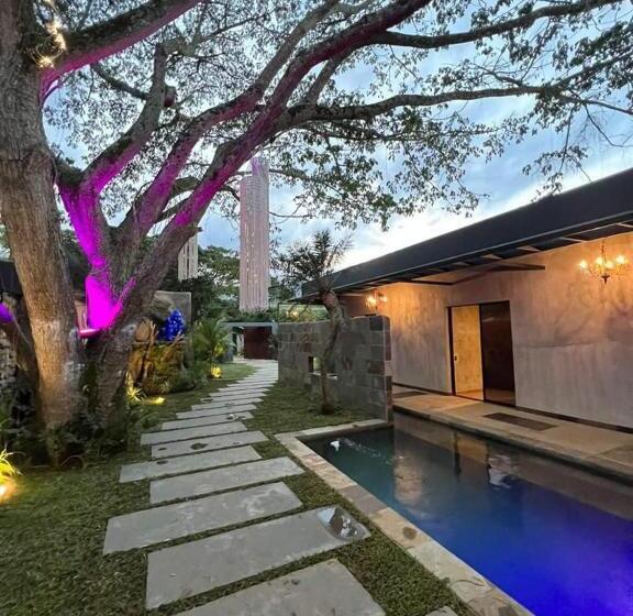 هتل Suites Lounge Cañasgordas