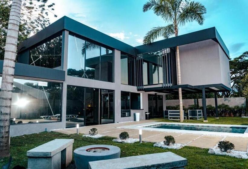 هتل Suites Lounge Cañasgordas