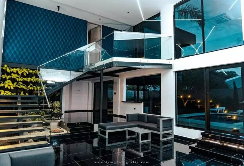 ホテル Suites Lounge Cañasgordas