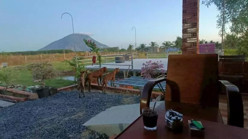هتل The Farmer  Home