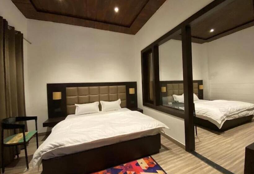 Hotell Woods Kaichi Dham