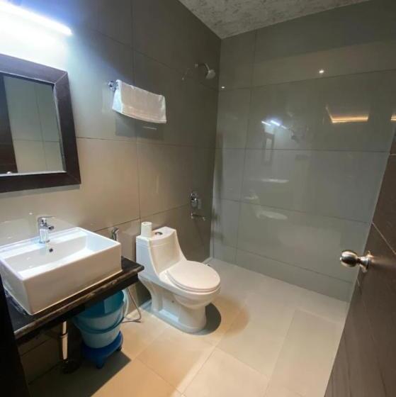 Hotell Woods Kaichi Dham