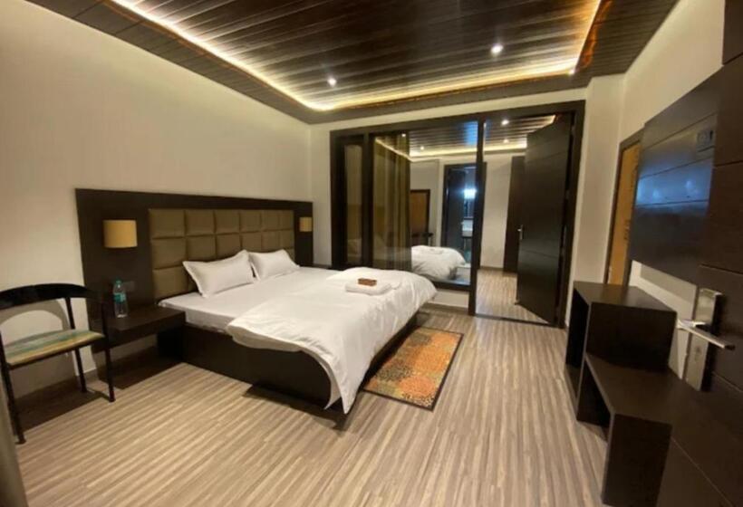 Hotell Woods Kaichi Dham