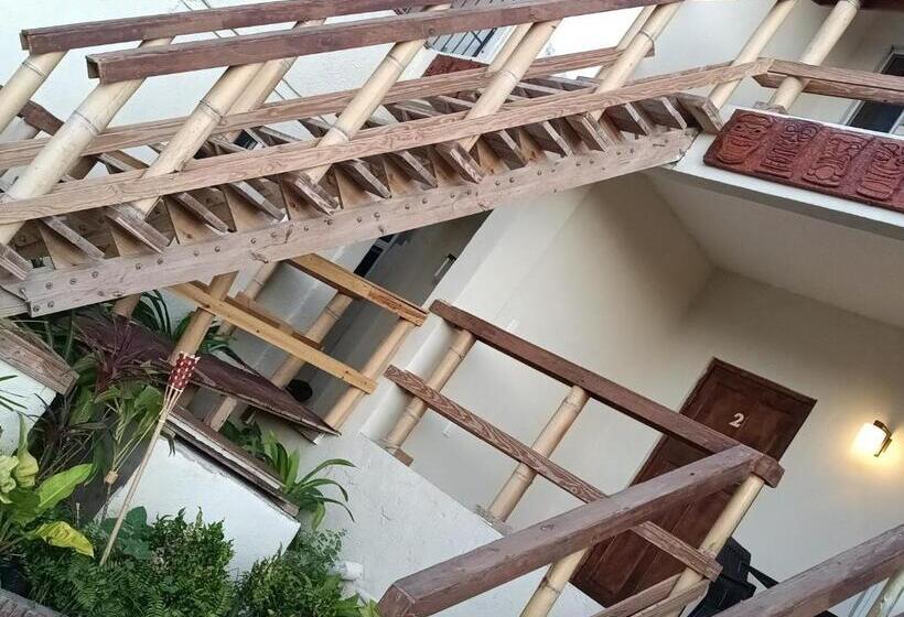 پانسیون No Name