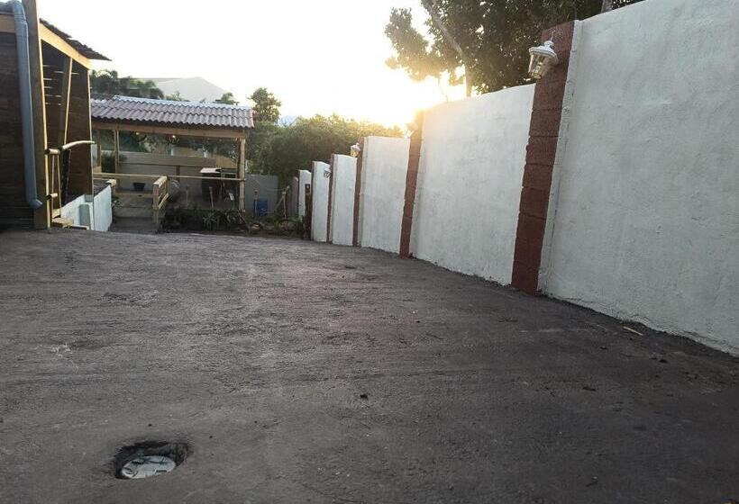 پانسیون No Name