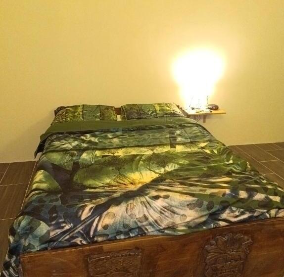 پانسیون No Name