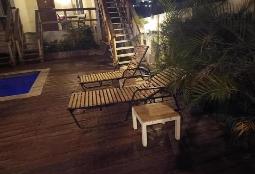 پانسیون No Name