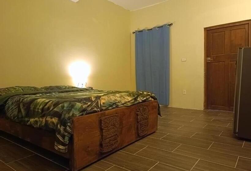 پانسیون No Name