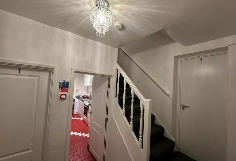 ペンション Cosy Smart/small Double Room In Keedonwood Road Bromley