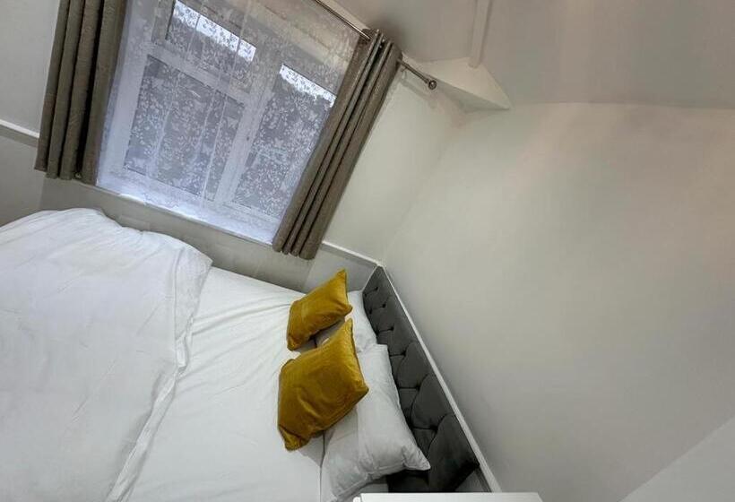 Majatalo Cosy Smart/small Double Room In Keedonwood Road Bromley