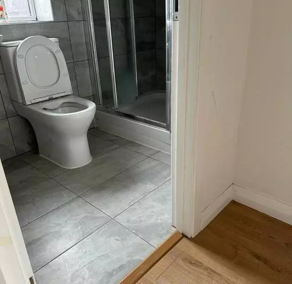 ペンション Cosy Smart/small Double Room In Keedonwood Road Bromley