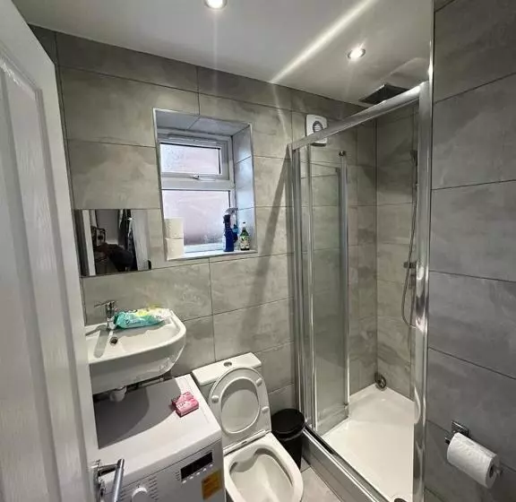 ペンション Cosy Smart/small Double Room In Keedonwood Road Bromley