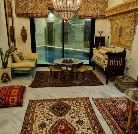 ペンション Dar Al Makam   Luxury Experience