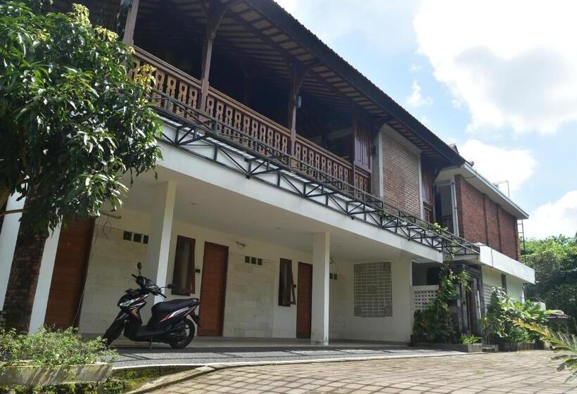 פנסיון Ketut Joglo Guest House