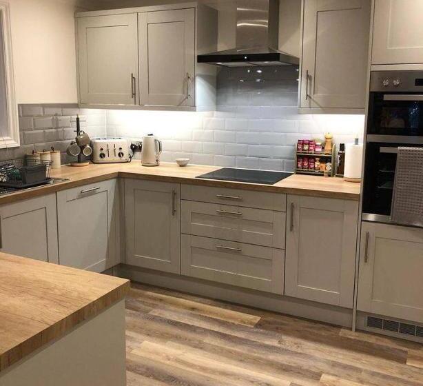 膳宿费 Rentop Limited