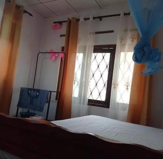 ペンション Weligama Elite Guest   Home Stay