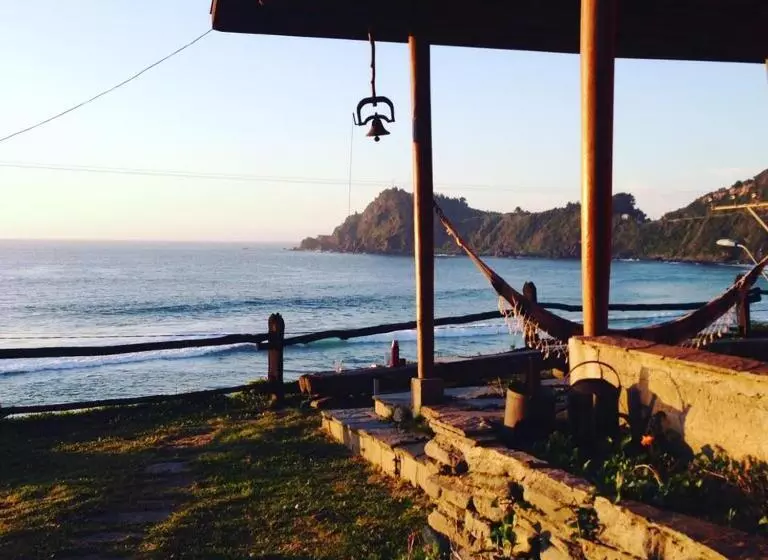 Retkeilymaja Hostería Miller Frente Al Mar