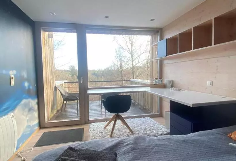 تختخواب و صبحانه Chambres Perchees