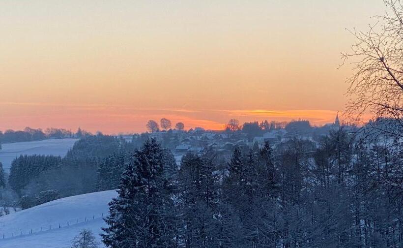 تختخواب و صبحانه Chambres Perchees