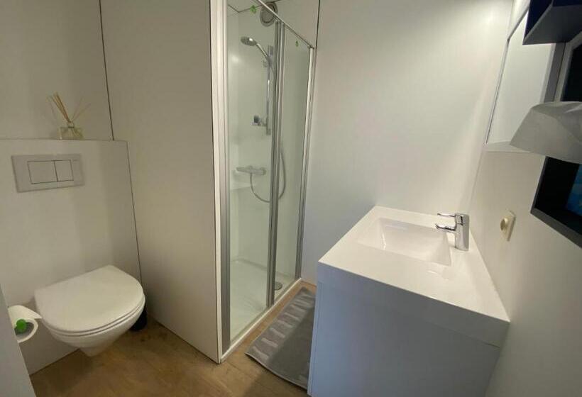 تختخواب و صبحانه Chambres Perchees