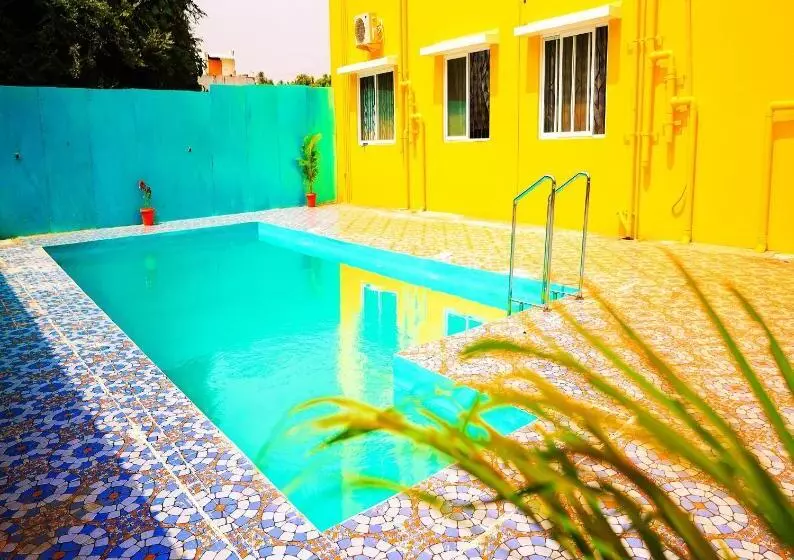 Hotelli Auro Galaxy Pondy With Swimming Pool