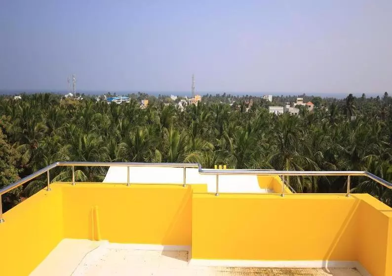 Hotelli Auro Galaxy Pondy With Swimming Pool