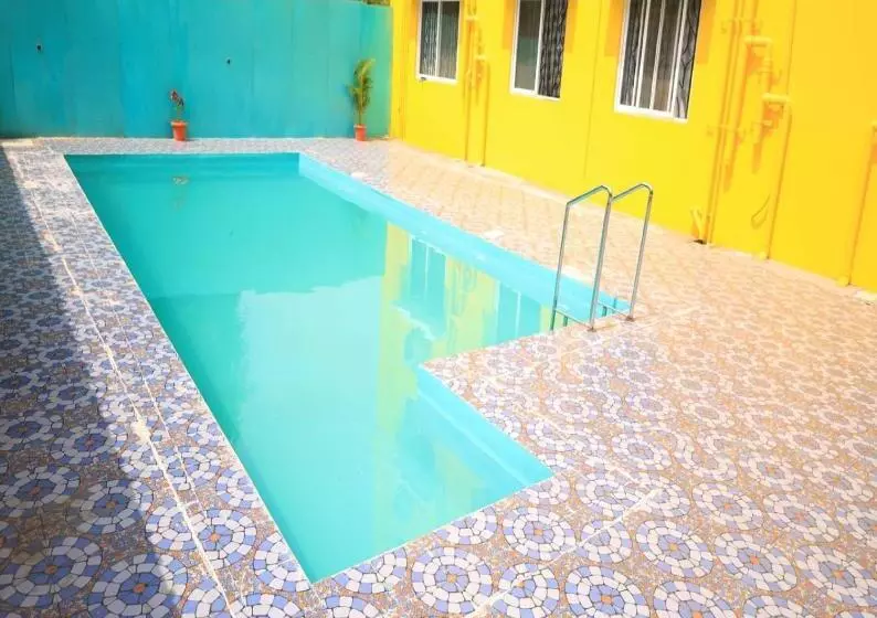 Hotelli Auro Galaxy Pondy With Swimming Pool