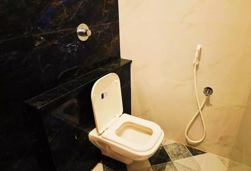 Hotelli Auro Galaxy Pondy With Swimming Pool