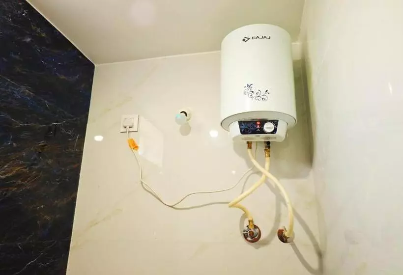 Hotelli Auro Galaxy Pondy With Swimming Pool