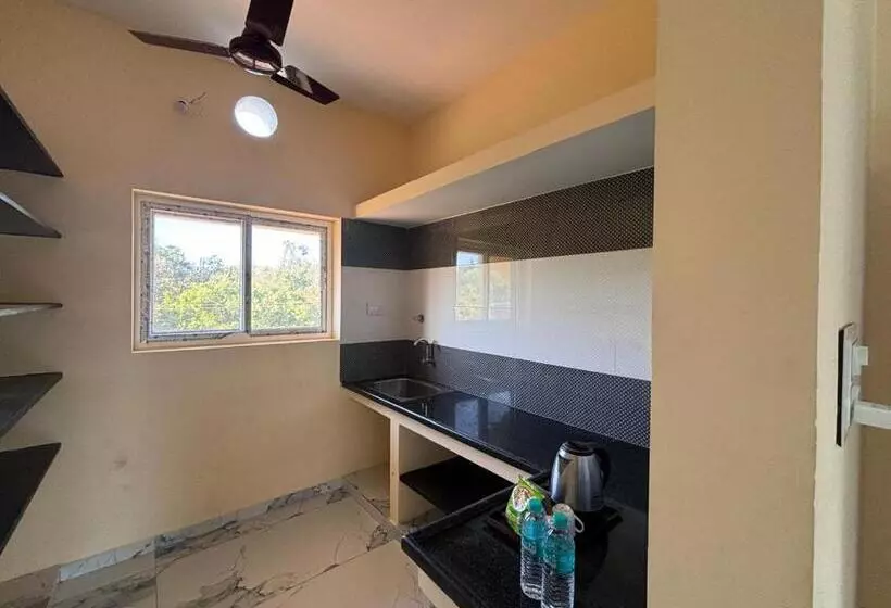 Hotelli Auro Galaxy Pondy With Swimming Pool