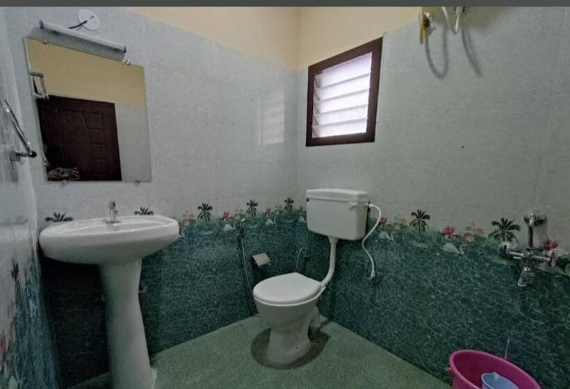 Hotelli Happy Springs Home 2 Bhk Yogi Cottage